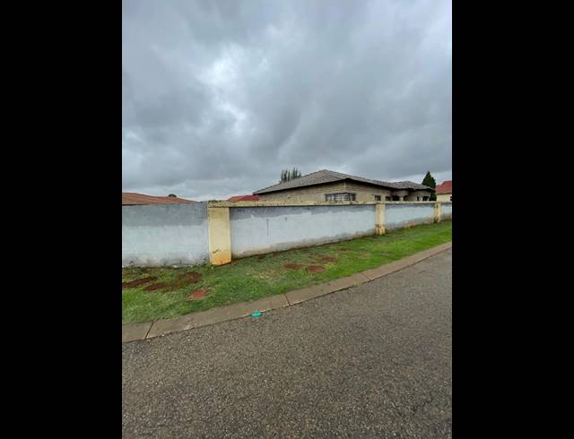 3 BEDROOM HOUSE FOR SALE IN SPRUITVIEW